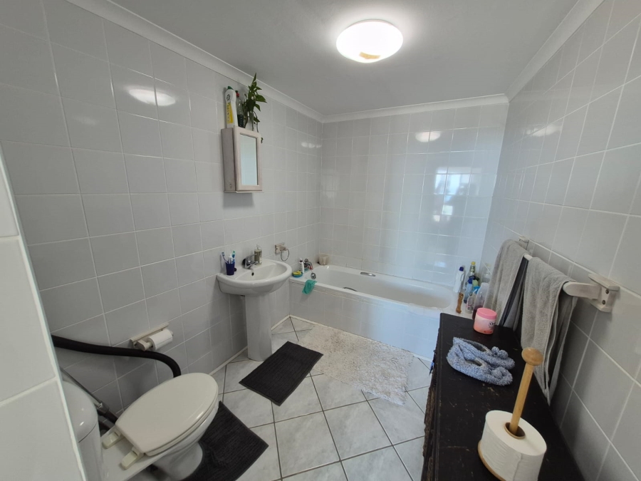 5 Bedroom Property for Sale in Dana Bay Western Cape